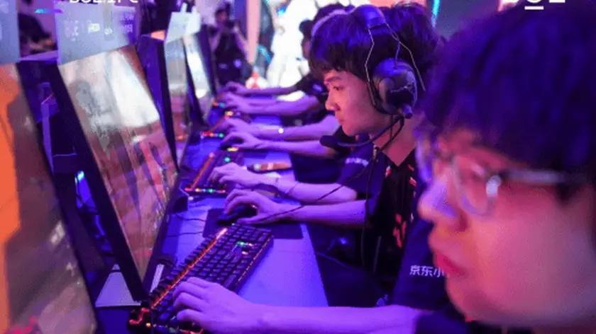 AL战队团队配合碾压IG,峡谷先锋运营战术致胜