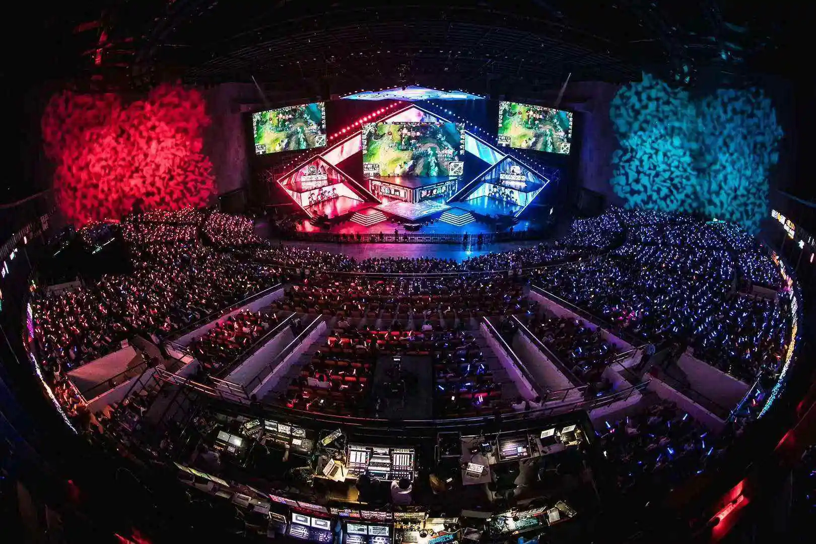 BLG战队登顶世界赛积分榜，Bin展望季后赛展现团队实力